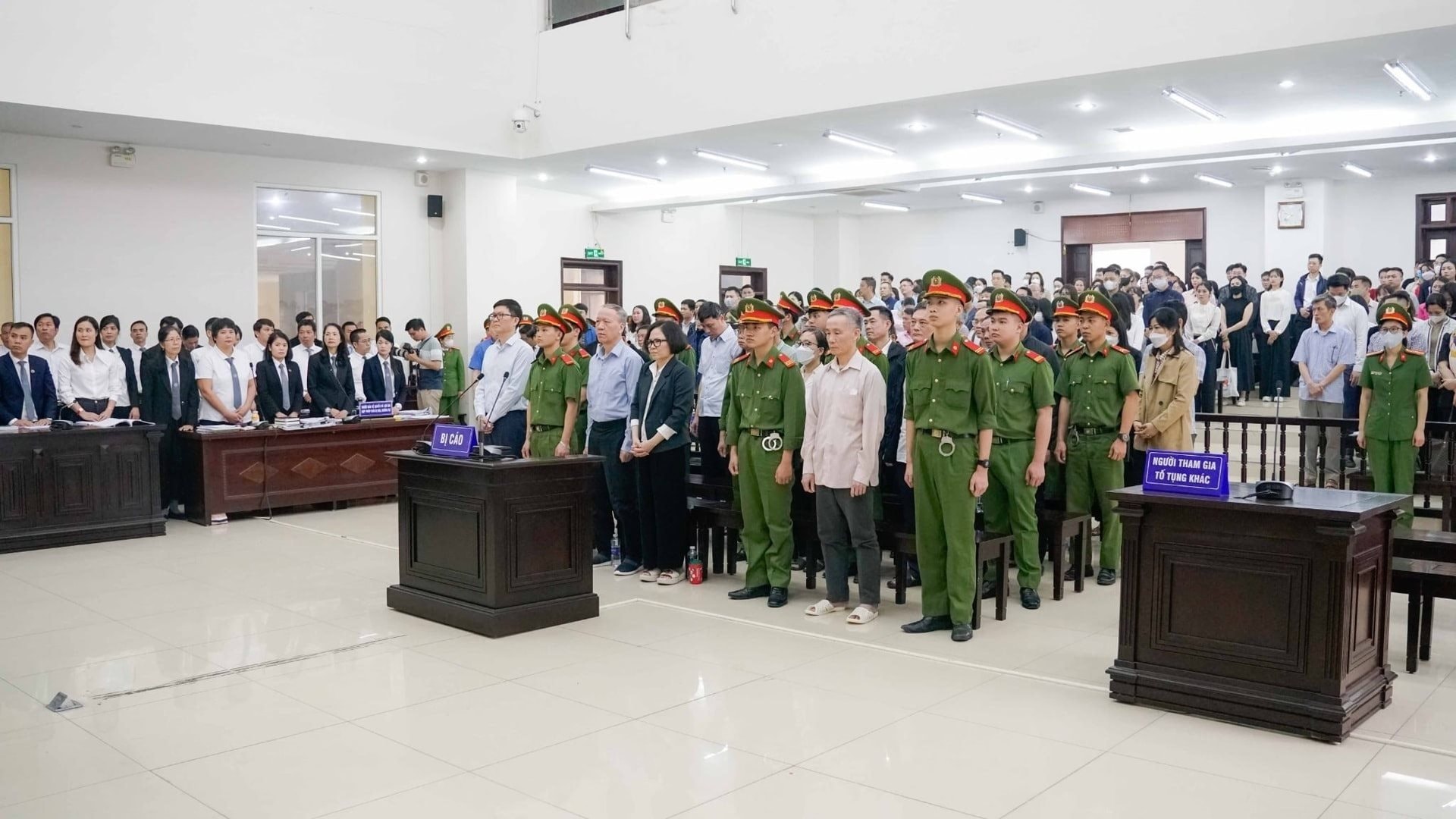 Cựu chủ tịch FLC Trịnh Văn Quyết được đề nghị giảm 13-14 năm tù- Ảnh 1. Cựu chủ tịch FLC Trịnh Văn Quyết được đề nghị giảm 13-14 năm tù- Ảnh 1.