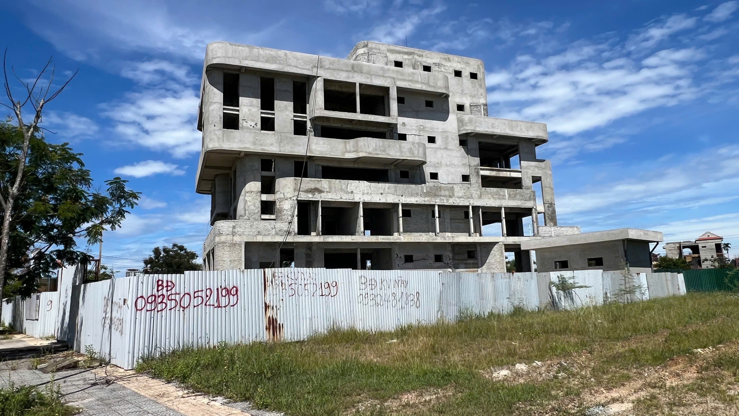 Đang thi công dự án đầu tư công, nhà thầu bất ngờ “chạy làng”- Ảnh 2.