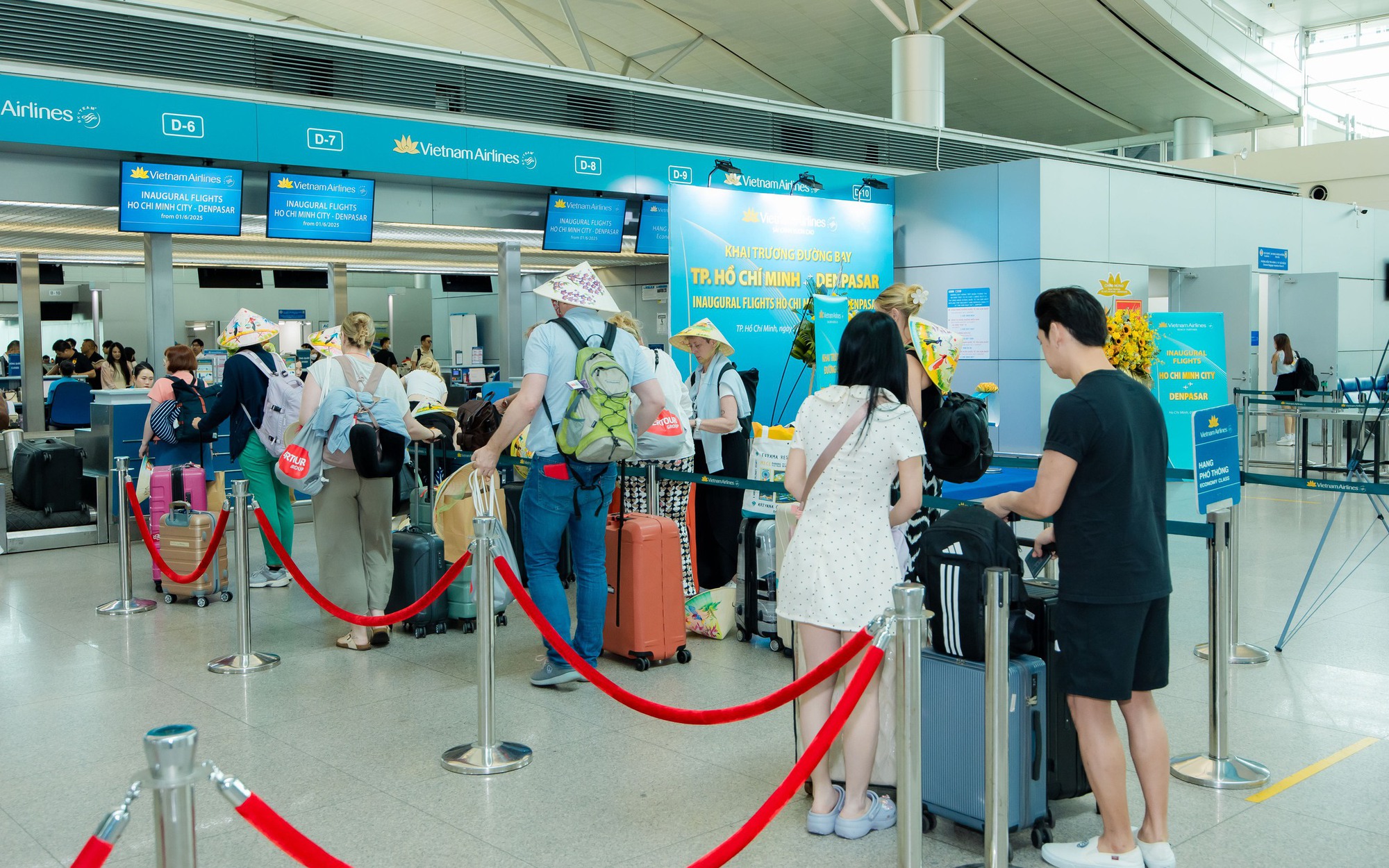 Tăng cường bay đêm từ hai thành phố lớn đến Bình Định - Ảnh 2.