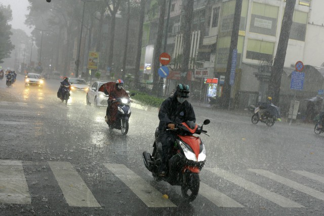 Những ngày tới, TP HCM gia tăng mưa dông- Ảnh 1. Những ngày tới, TP HCM gia tăng mưa dông- Ảnh 1.