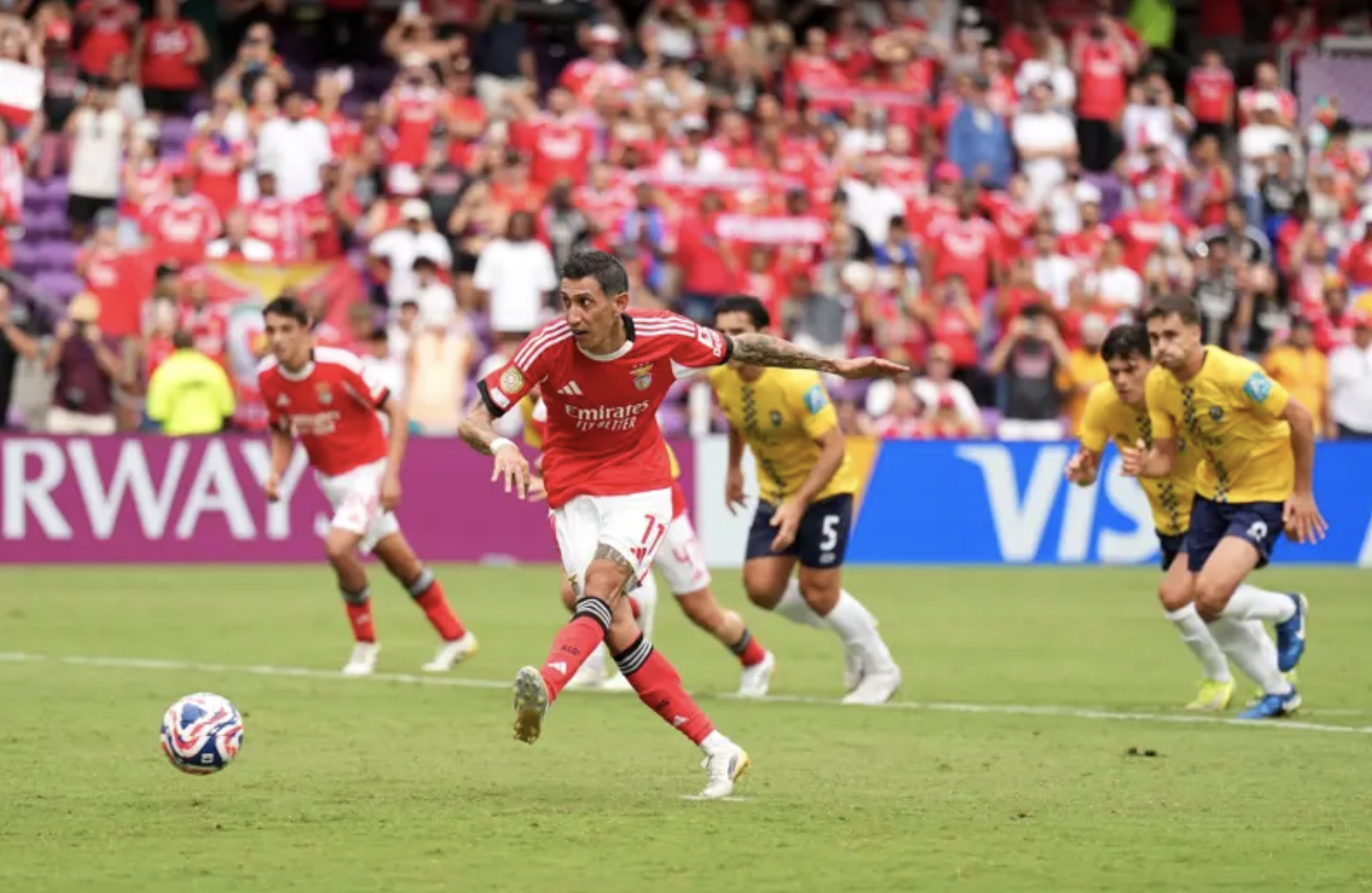 Benfica vùi dập Auckland City, tiến sát vòng knock-out FIFA Club World Cup- Ảnh 6. Benfica vùi dập Auckland City, tiến sát vòng knock-out FIFA Club World Cup- Ảnh 6.