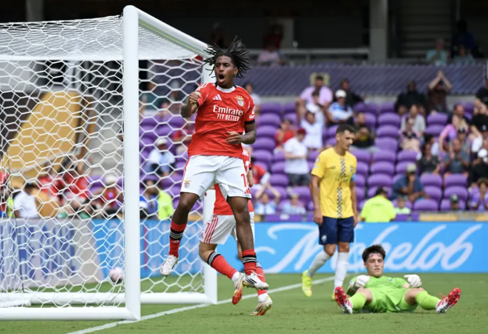 Benfica vùi dập Auckland City, tiến sát vòng knock-out FIFA Club World Cup- Ảnh 5. Benfica vùi dập Auckland City, tiến sát vòng knock-out FIFA Club World Cup- Ảnh 5.