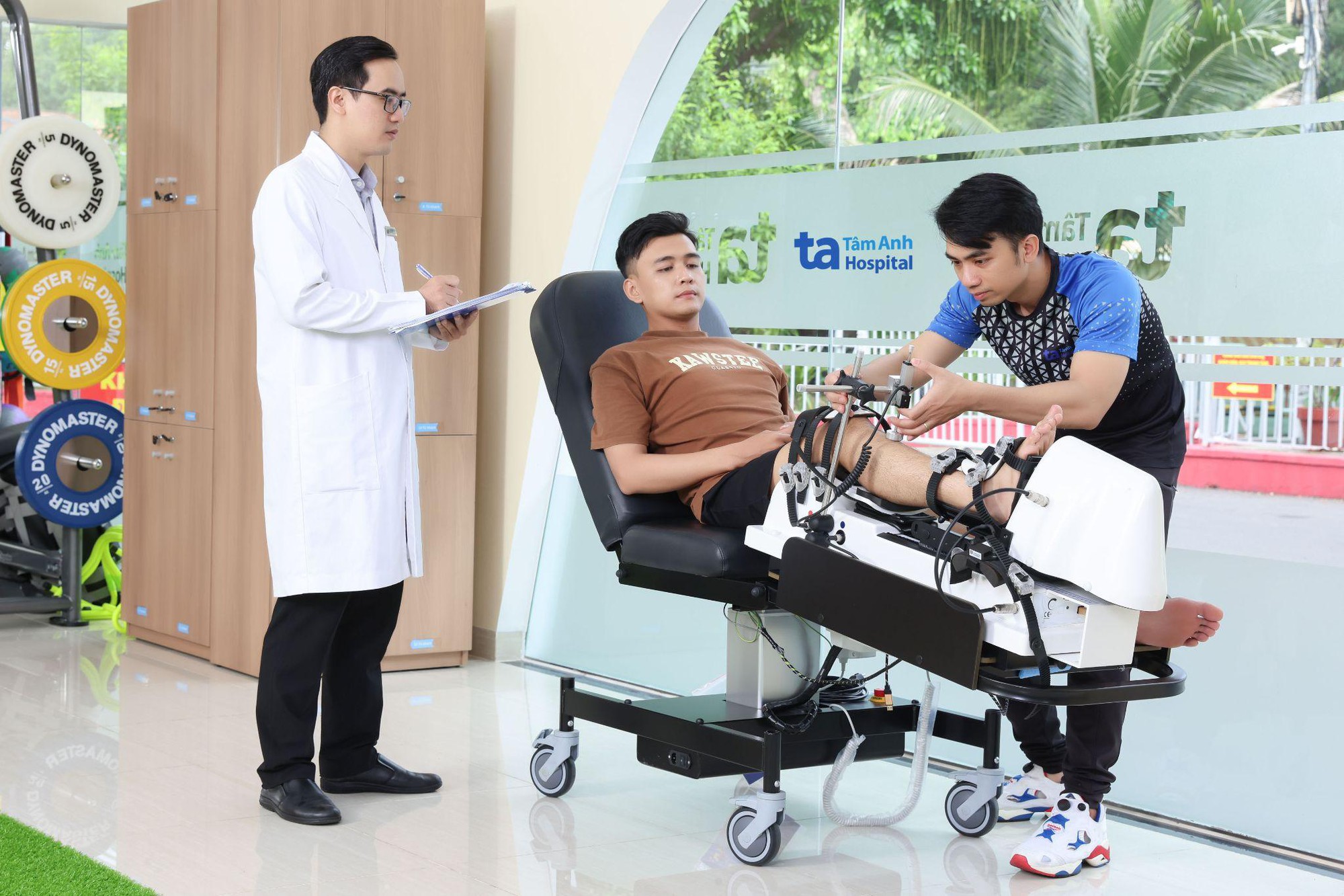 BVĐK Tâm Anh vinh dự bảo trợ y tế cho sự kiện “Huyền thoại Manchester Reds” đến Việt Nam- Ảnh 2. BVĐK Tâm Anh vinh dự bảo trợ y tế cho sự kiện “Huyền thoại Manchester Reds” đến Việt Nam- Ảnh 2.