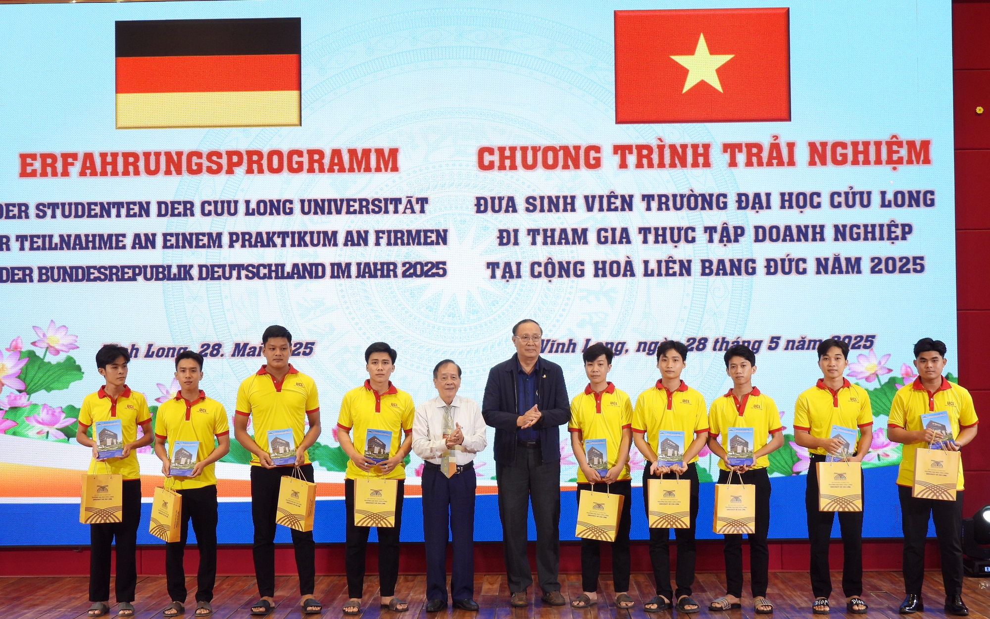 Hiệu trưởng Trường ĐH Cửu Long chia sẻ tại hội nghị tổ chức ở Bình Phước- Ảnh 3.