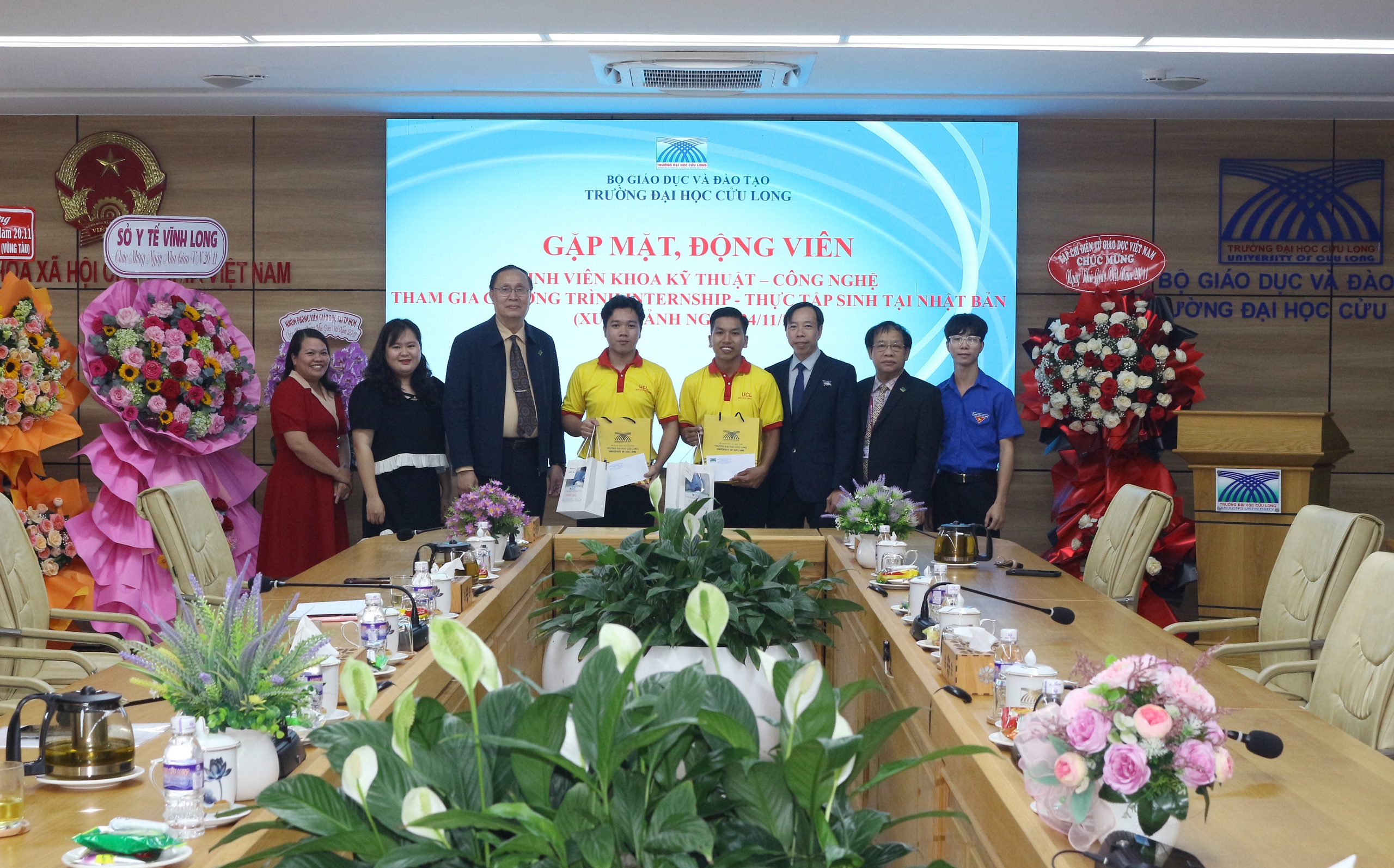 Cuu Long University طلباء کو انٹرن شپ کے لیے بھیجنے اور بیرون ملک کام کرنے کے لیے تعاون کو مضبوط کرتی ہے - تصویر 1۔ Trường ĐH Cửu Long tăng cường hợp tác đưa sinh viên đi thực tập, làm việc ở nước ngoài- Ảnh 1.