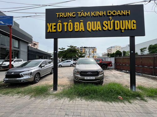 Thị trường ô tô cũ ảm đạm - Ảnh 1. Thị trường ô tô cũ ảm đạm - Ảnh 1.