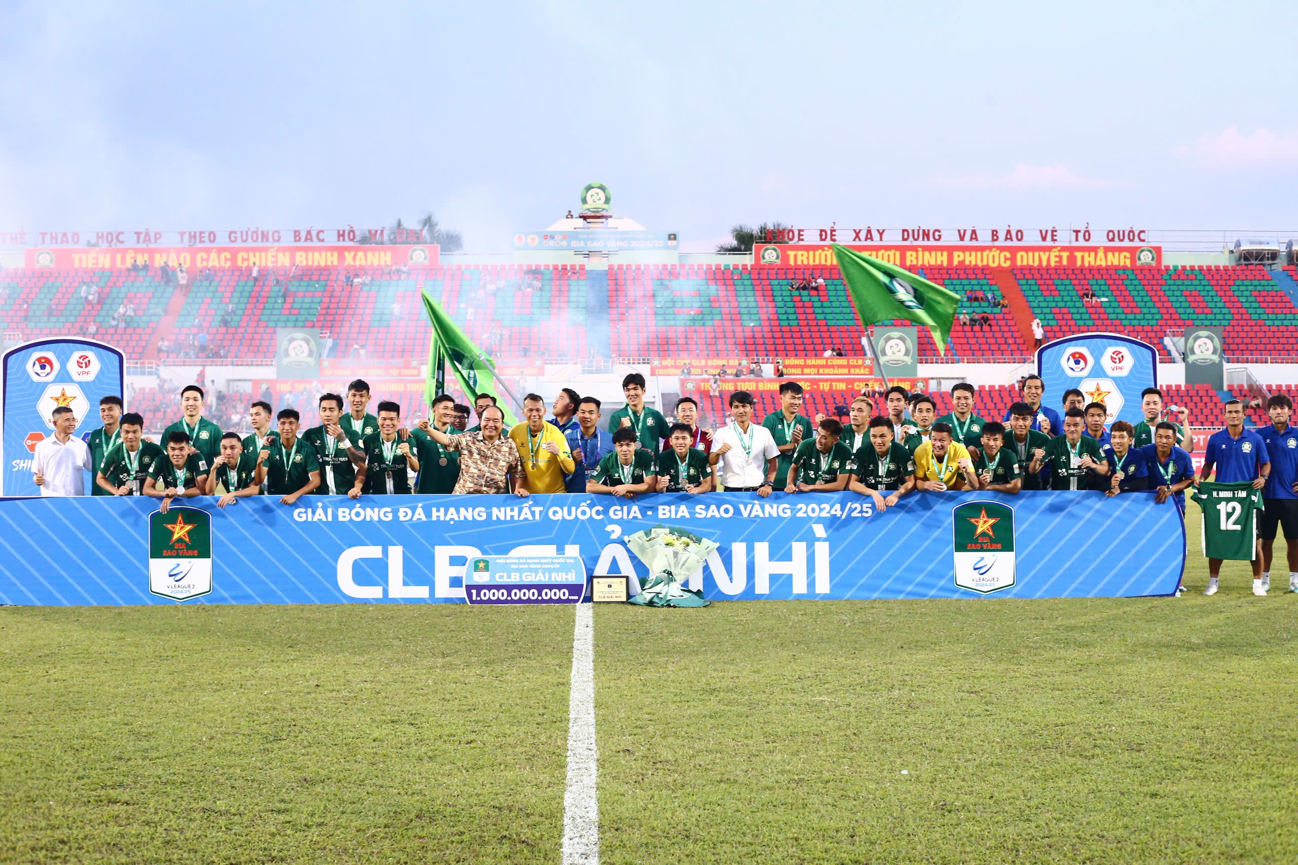 Bình Phước giành vé đá play-off lên V-League, tạo nên cột mốc lịch sử - Ảnh 3.
