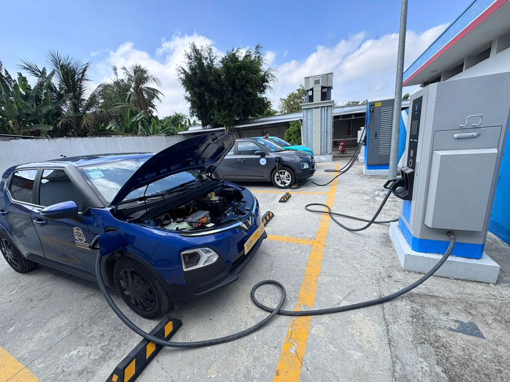 V-Green đề xuất không áp giá điện khung giờ cao điểm cho sạc xe điện - Ảnh 1. V-Green đề xuất không áp giá điện khung giờ cao điểm cho sạc xe điện - Ảnh 1.