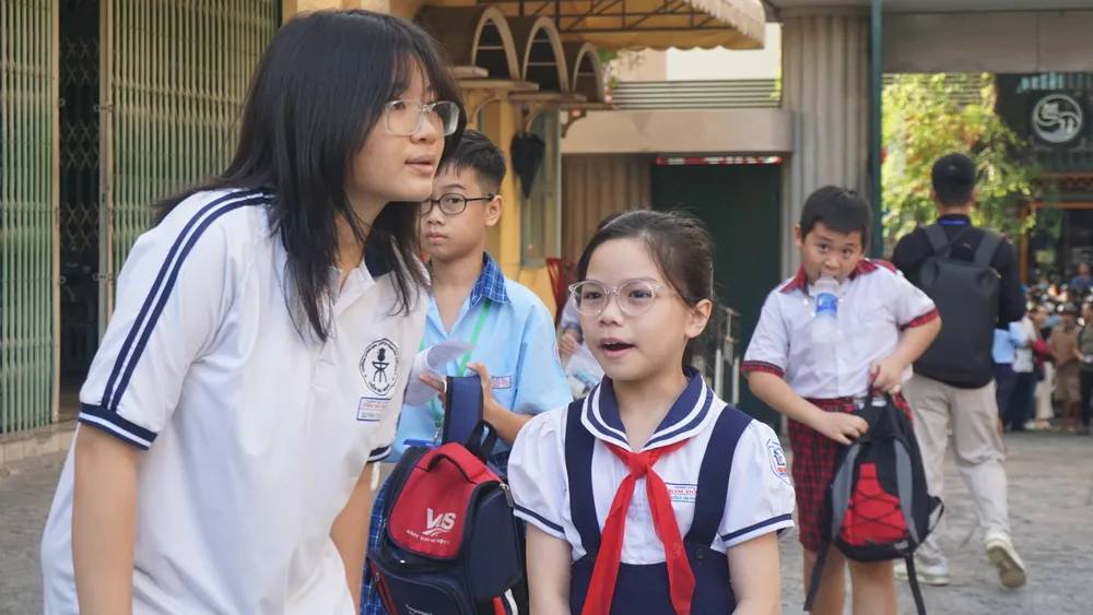 Bekendmaking van de enquêteresultaten en benchmarkresultaten voor klas 6 Tran Dai Nghia, zie HIER - Foto 2. Công bố điểm khảo sát, điểm chuẩn lớp 6 Trần Đại Nghĩa, xem TẠI ĐÂY- Ảnh 2.