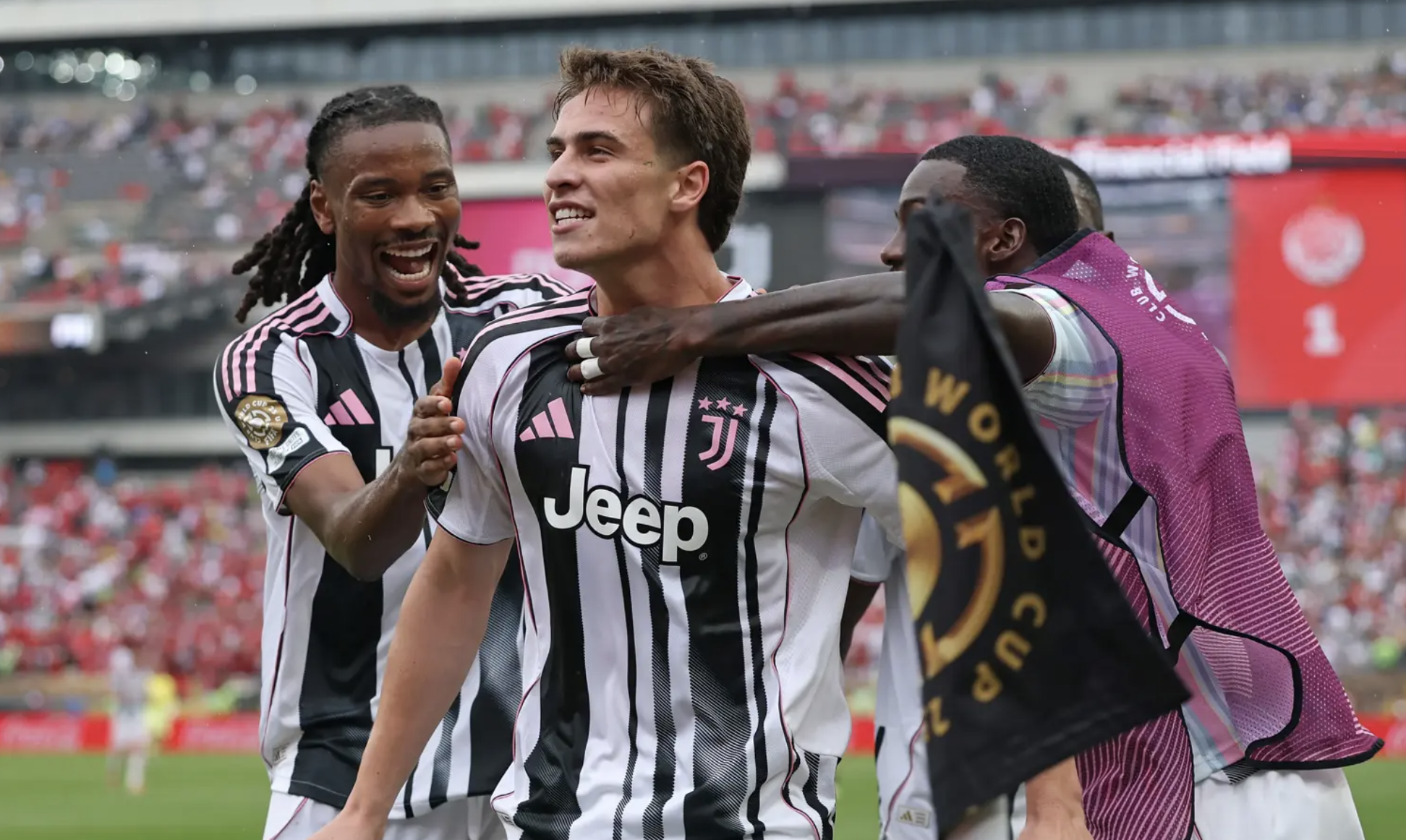 Juventus tạo mưa bàn thắng, giành vé vòng knock-out FIFA Club World Cup- Ảnh 4. Juventus tạo mưa bàn thắng, giành vé vòng knock-out FIFA Club World Cup- Ảnh 4.