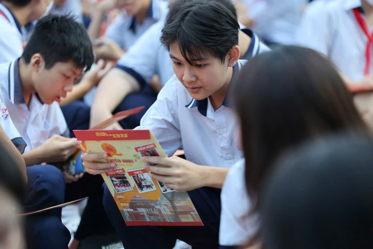 إعلان نتائج امتحانات الصف العاشر في مدينة هوشي منه - صورة 1. Công bố điểm thi lớp 10 tại TP HCM- Ảnh 1.