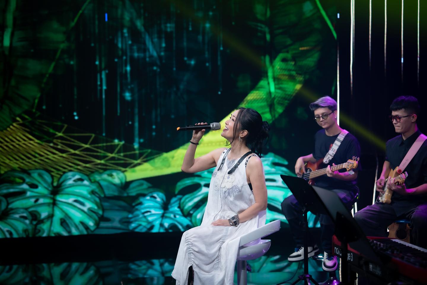 Diva Hồng Nhung trải lòng về hành trình chiến đấu bệnh tật - Ảnh 2.