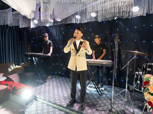 Ca sĩ Huy Lộc – Bản lĩnh hát live và khát vọng bền bỉ với âm nhạc- Ảnh 4. Ca sĩ Huy Lộc – Bản lĩnh hát live và khát vọng bền bỉ với âm nhạc- Ảnh 4.