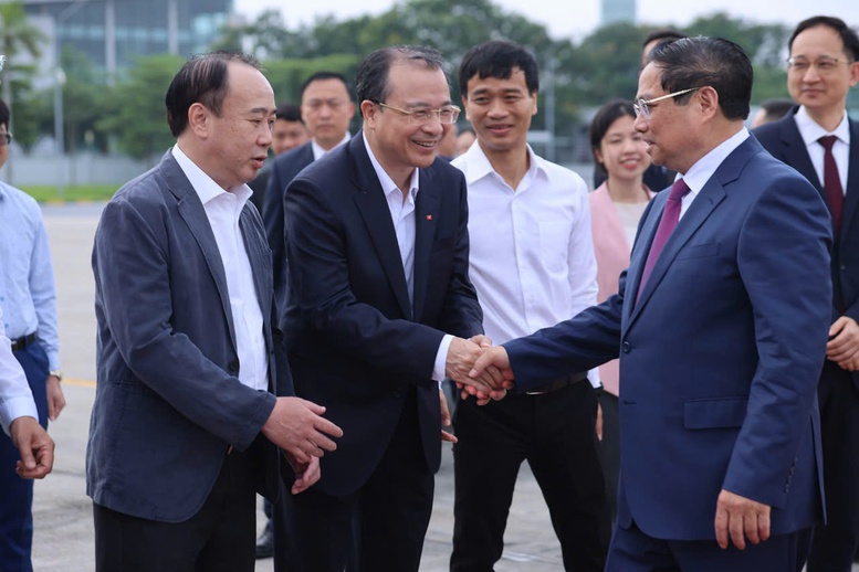Thủ tướng lên đường dự Hội nghị WEF 16 Thiên Tân và làm việc tại Trung Quốc- Ảnh 2. Thủ tướng lên đường dự Hội nghị WEF 16 Thiên Tân và làm việc tại Trung Quốc- Ảnh 2.