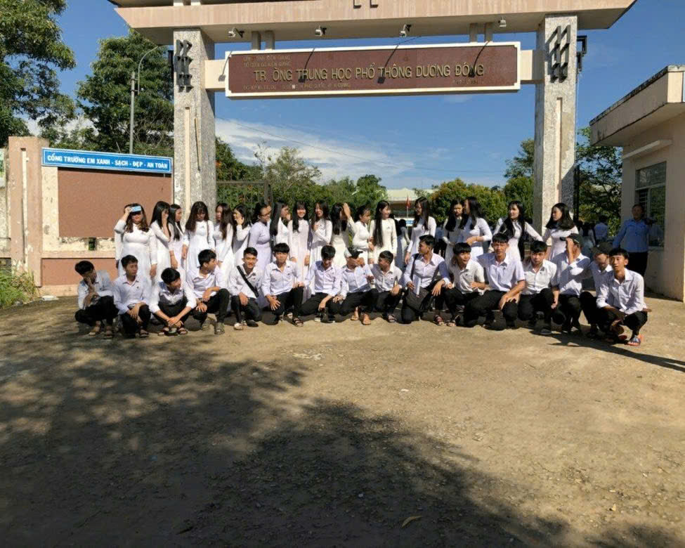 Một học sinh ở Phú Quốc than thở vì phải đóng tiền ủng hộ kỳ thi- Ảnh 1. Một học sinh ở Phú Quốc than thở vì phải đóng tiền ủng hộ kỳ thi- Ảnh 1.