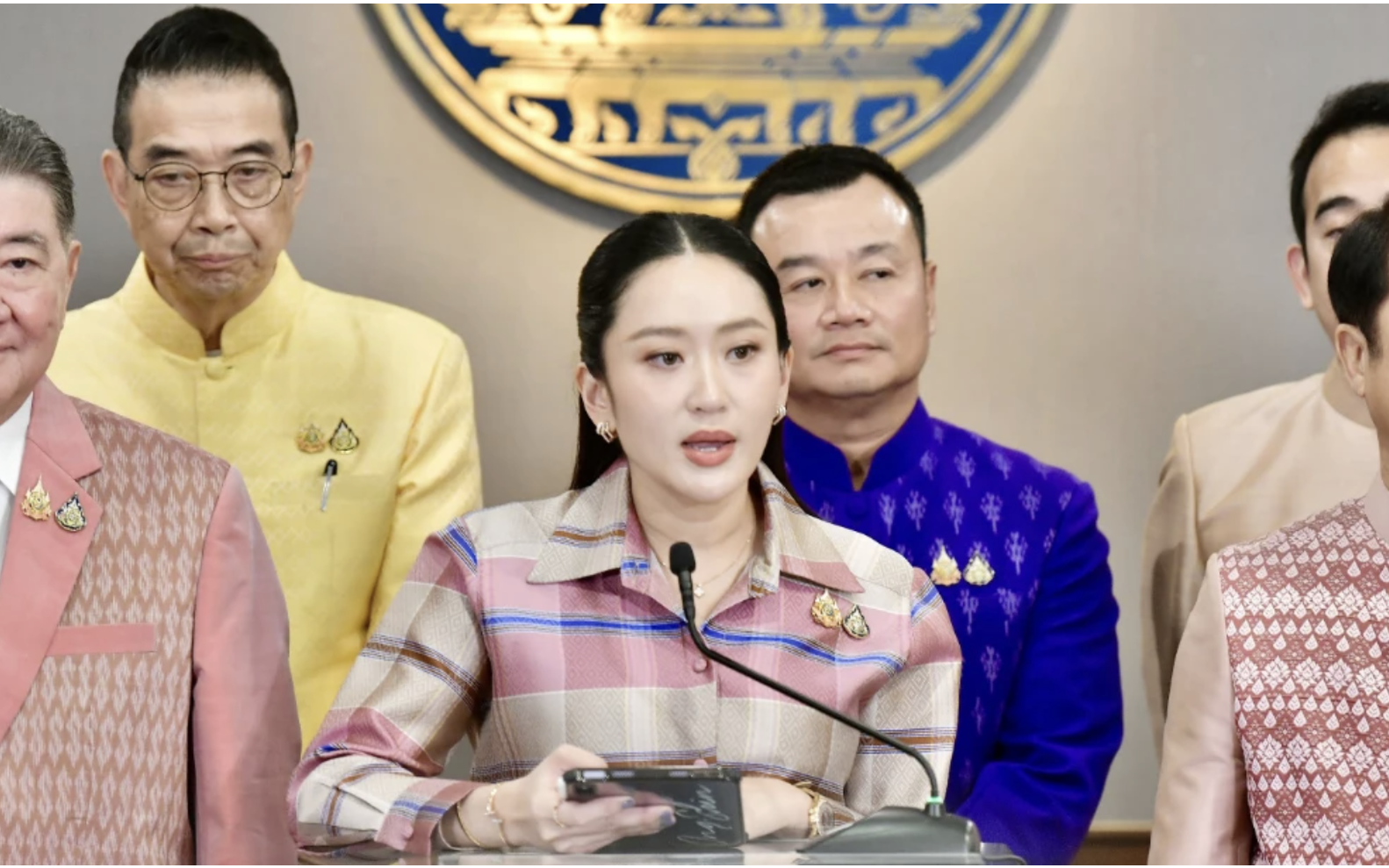 Đảng đối lập đưa Thủ tướng Thái Lan vào “tầm ngắm” - Ảnh 2.