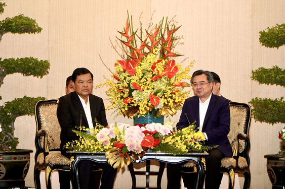 Vun đắp tình hữu nghị Việt Nam - Lào - Ảnh 1. Vun đắp tình hữu nghị Việt Nam - Lào - Ảnh 1.