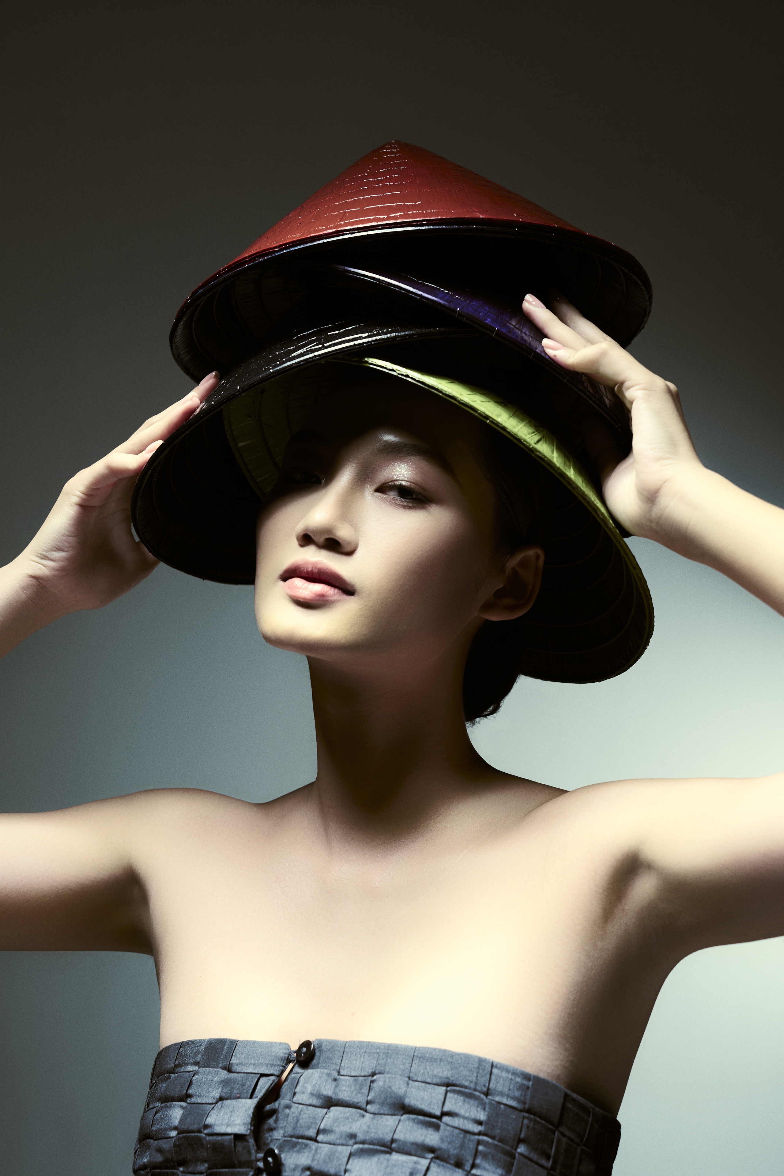 Á hậu Quỳnh Anh diện đầm chiếu, rơm của Nguyễn Minh Công- Ảnh 6. Á hậu Quỳnh Anh diện đầm chiếu, rơm của Nguyễn Minh Công- Ảnh 6.