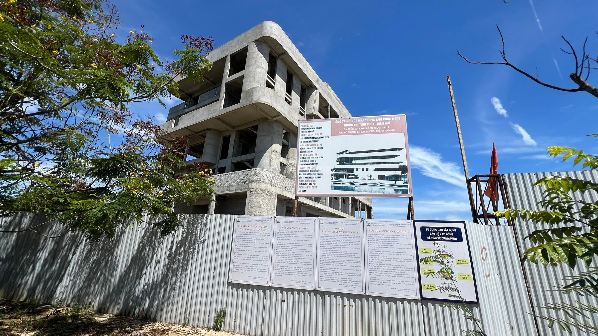 Chưa trả tiền, nhà thầu dự án CNTT Huế còn   ra điều kiện "oái oăm" với chủ nợ- Ảnh 1.