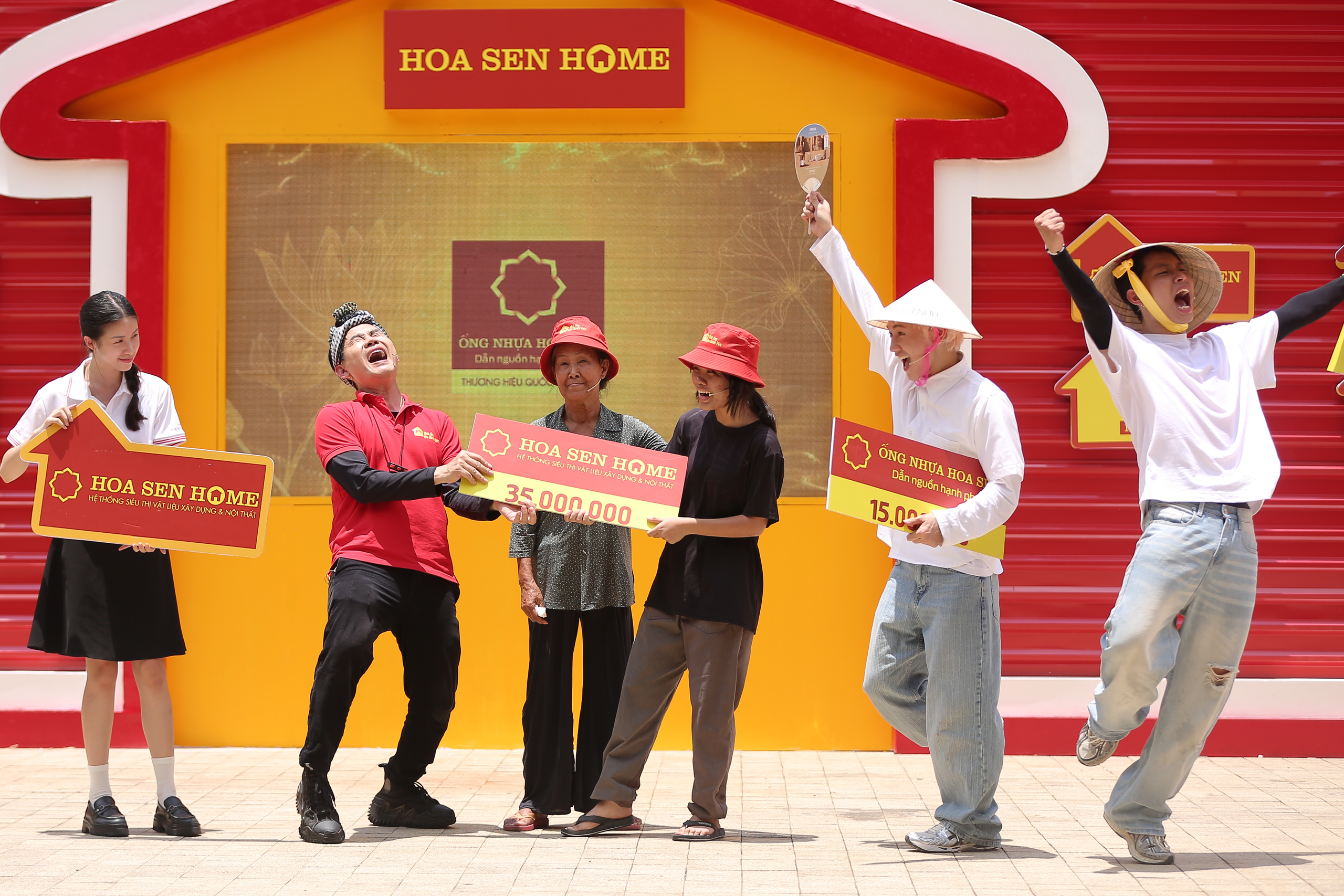 Dàn nghệ sĩ tham gia ghi hình Dàn nghệ sĩ tham gia ghi hình