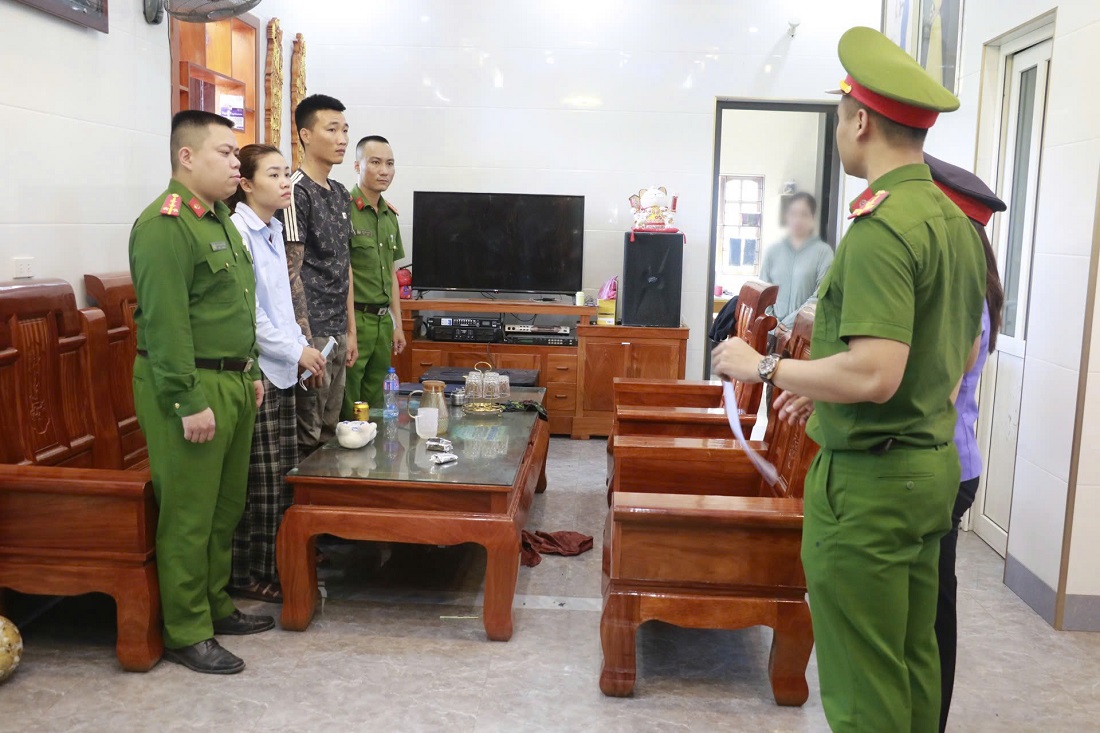Bắt gần 100 đối tượng lừa đảo công nghệ cao xuyên quốc gia, chiếm đoạt hơn 2.000 tỉ đồng - Ảnh 4.