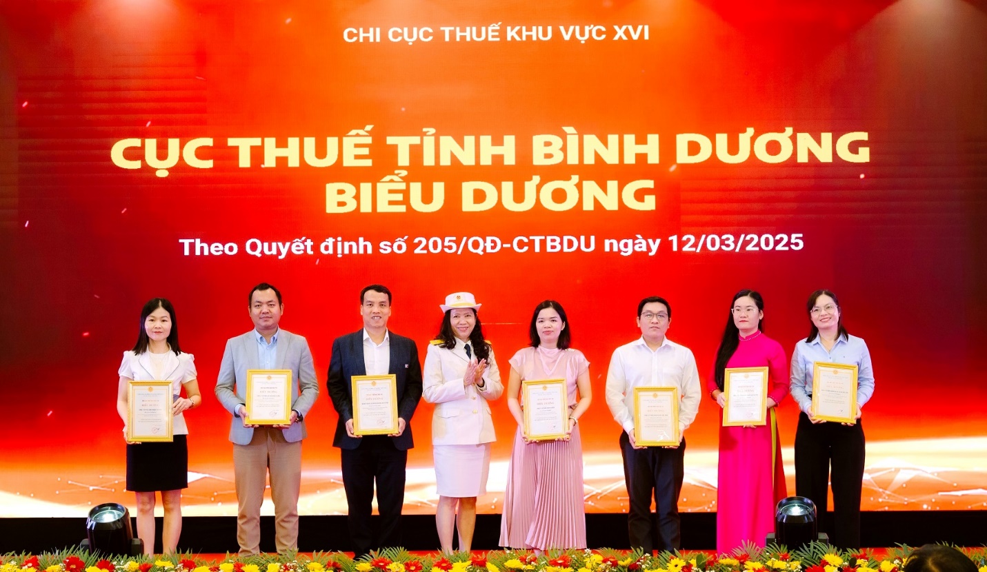 Tân Hiệp Phát được biểu dương về thành tích nổi bật trong việc nộp thuế- Ảnh 3. Tân Hiệp Phát được biểu dương về thành tích nổi bật trong việc nộp thuế- Ảnh 3.