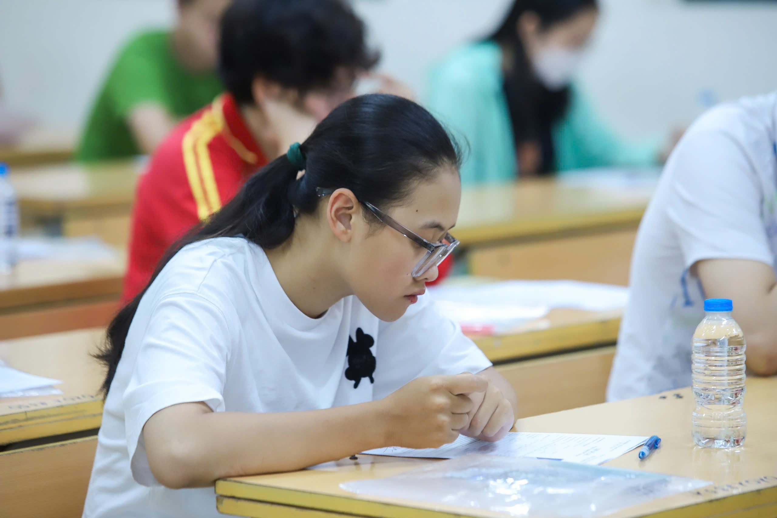 देश भर में लगभग 1.17 मिलियन अभ्यर्थियों ने परीक्षा पंजीकरण प्रक्रिया पूरी की - फोटो 18. Gần 1,17 triệu thí sinh cả nước làm thủ tục dự thi- Ảnh 18.