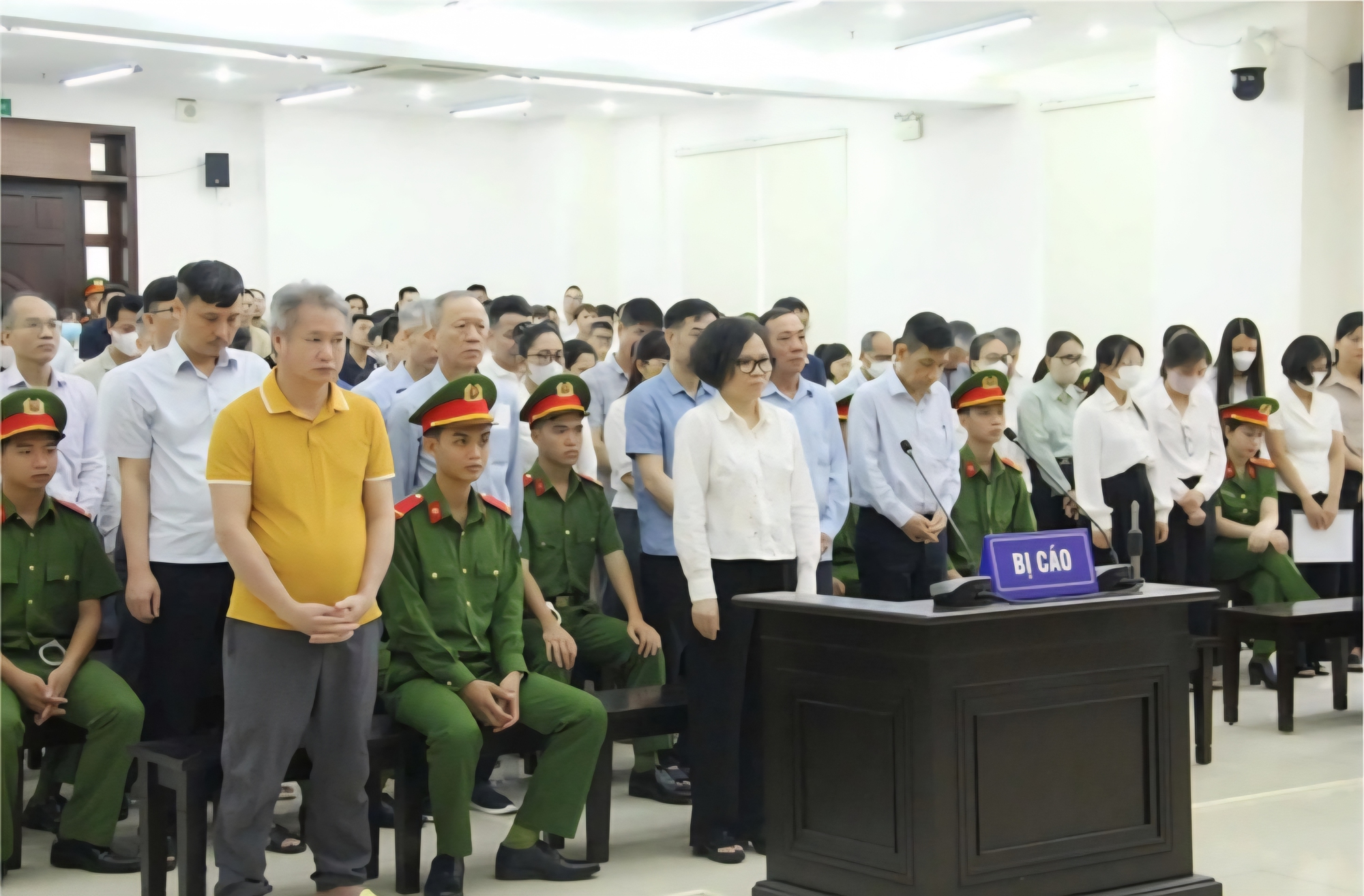 Cựu chủ tịch FLC Trịnh Văn Quyết được giảm 14 năm tù- Ảnh 1. Cựu chủ tịch FLC Trịnh Văn Quyết được giảm 14 năm tù- Ảnh 1.