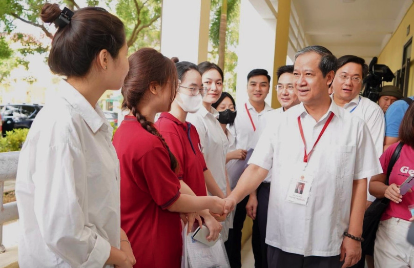 Cả nước có 12 thí sinh vi phạm quy chế thi môn ngữ văn - Ảnh 1.