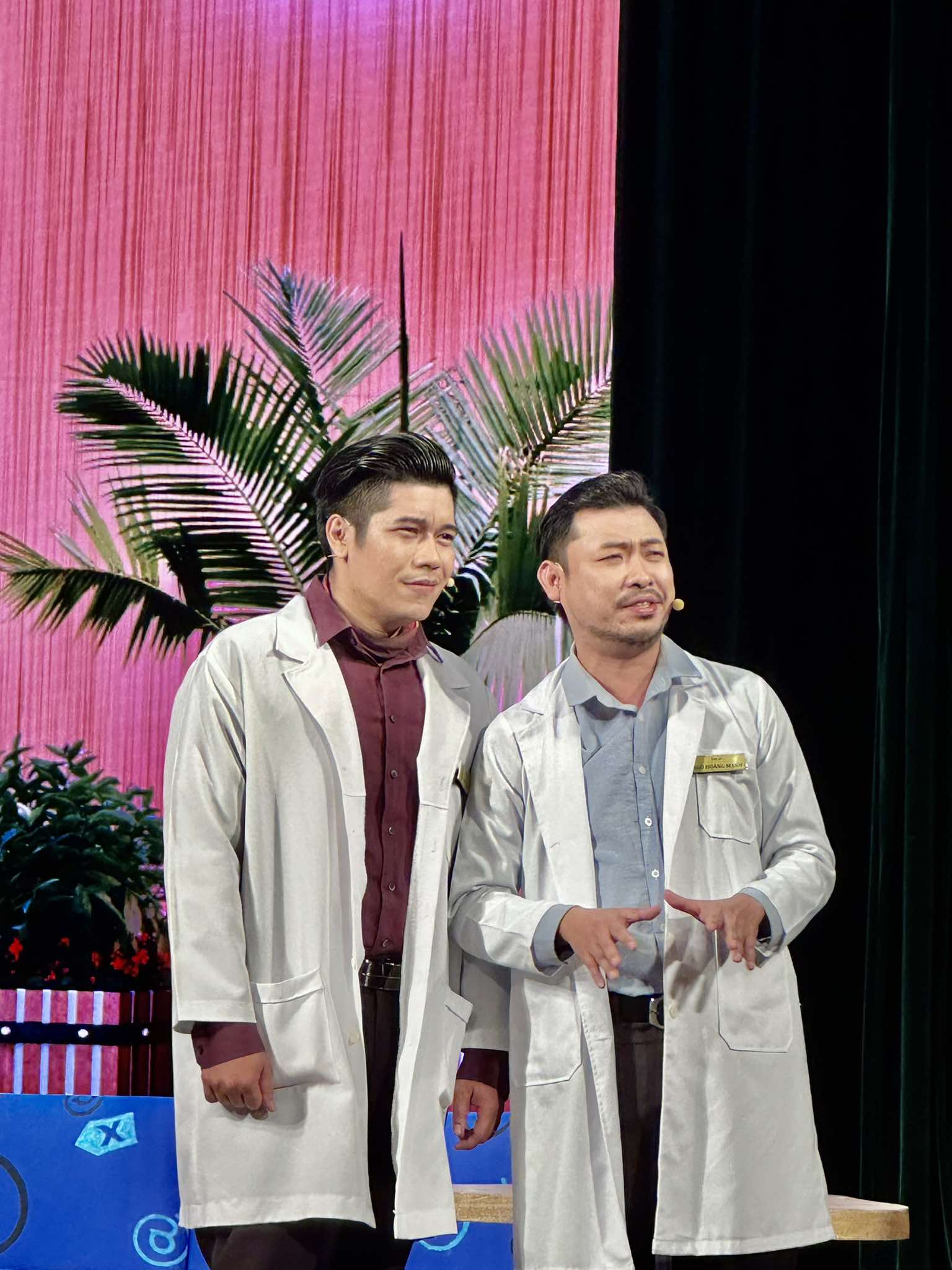 Lâm Vỹ Dạ, Minh Luân tạo ấn tượng manhj tại Hà Nội với vở