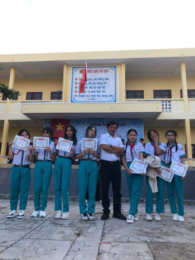 Cuộc thi viết Người thầy kính yêu: Miệt mài gieo chữ- Ảnh 1. Cuộc thi viết Người thầy kính yêu: Miệt mài gieo chữ- Ảnh 1.