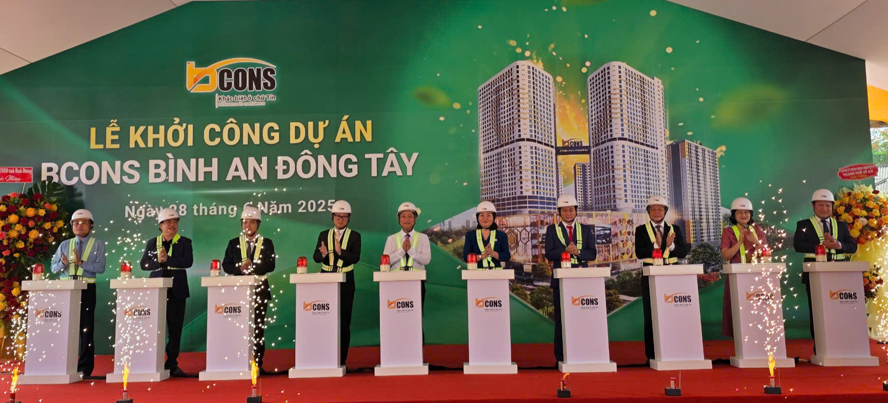 អាជីវកម្មនៅទីក្រុង Binh Duong ចំណាយប្រាក់ចំនួន ៥ពាន់លានដុង ក្នុងមួយឆ្នាំដើម្បីបង្កើតមូលនិធិអាហារូបករណ៍ - រូបថត ១. Một doanh nghiệp ở Bình Dương dành 5 tỉ đồng mỗi năm để lập quỹ học bổng- Ảnh 1.