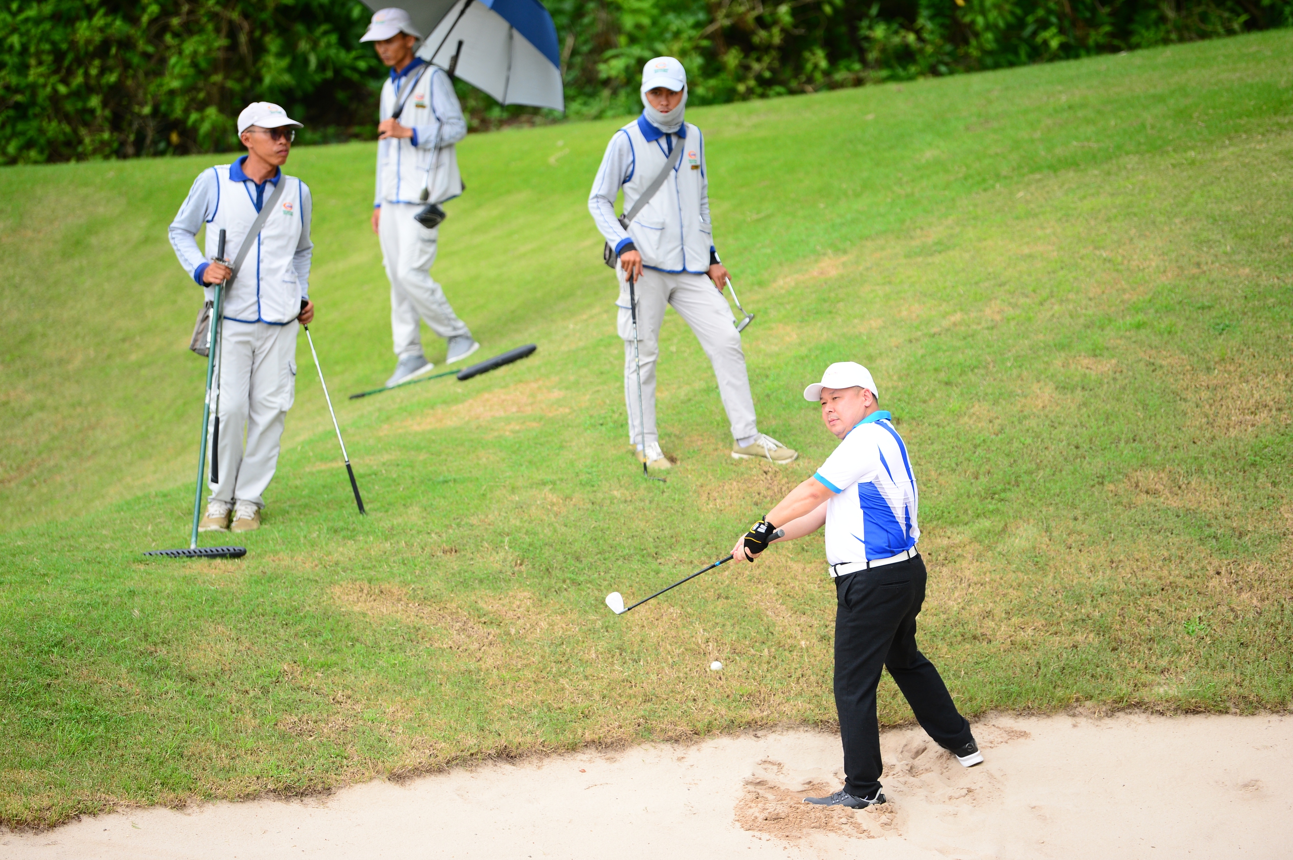 Những hình ảnh tranh tài ấn tượng tại Giải Golf "Tôi yêu Việt Nam" lần 3 - năm 2025- Ảnh 14. Những hình ảnh tranh tài ấn tượng tại Giải Golf "Tôi yêu Việt Nam" lần 3 - năm 2025- Ảnh 14.
