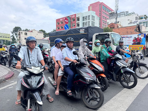 Đề xuất giảm lệ phí trước bạ xe máy - Ảnh 1.