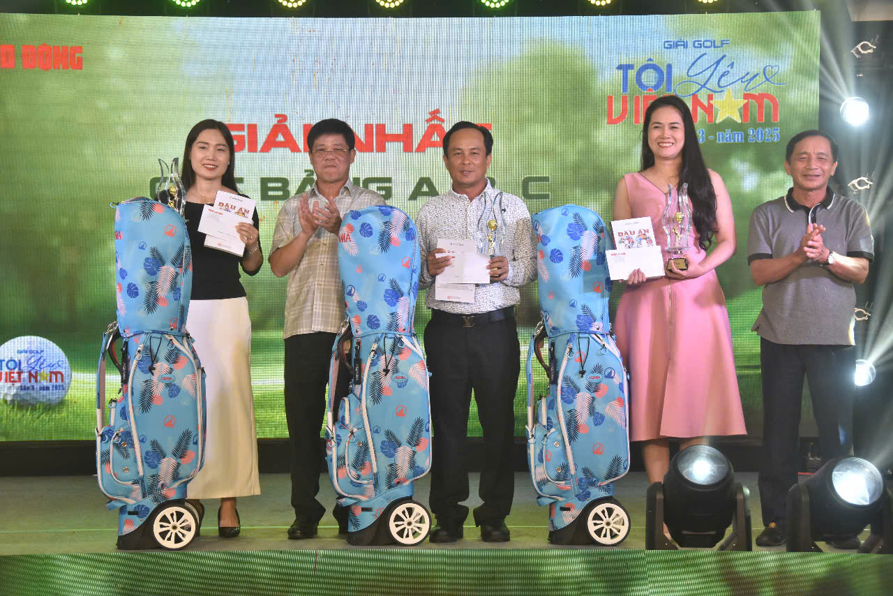 Slavnostní předávání cen a závěrečný ceremoniál golfového turnaje „I love Vietnam“ - Foto 5. Lễ trao giải và bế mạc Giải Golf