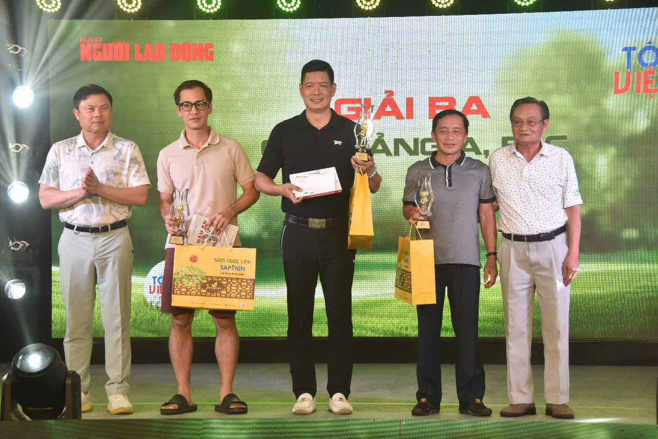 Slavnostní předávání cen a závěrečný ceremoniál golfového turnaje „I love Vietnam“ - Foto 7. Lễ trao giải và bế mạc Giải Golf