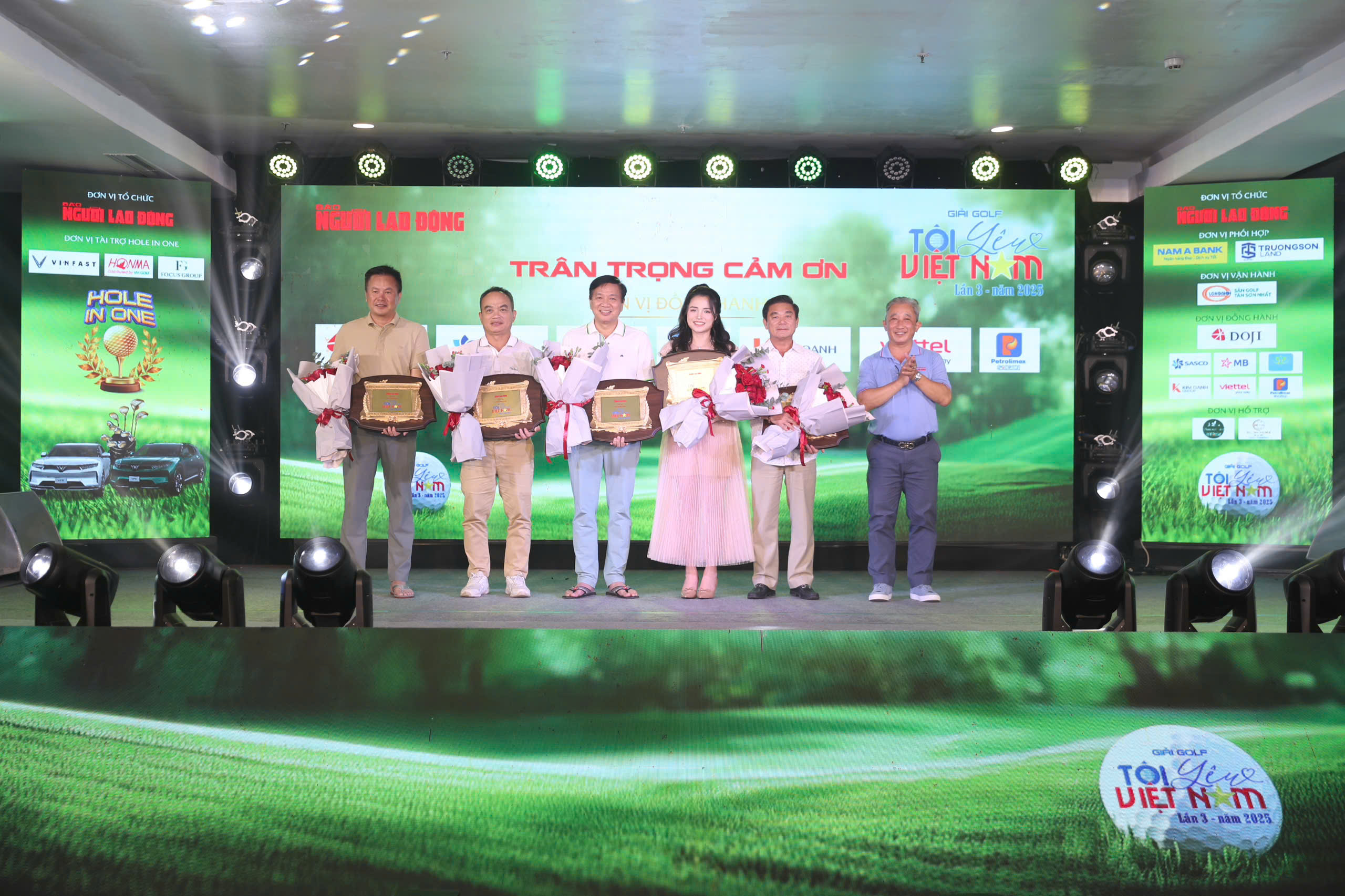 Slavnostní předávání cen a závěrečný ceremoniál golfového turnaje „I love Vietnam“ – Foto 15. Lễ trao giải và bế mạc Giải Golf