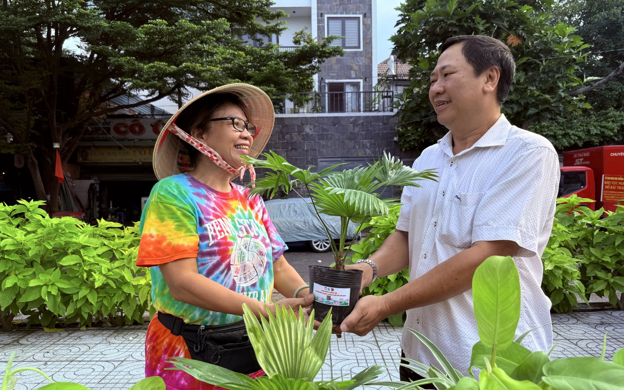 Hình ảnh tươi tắn tại nhiều phường xã mới ở TP HCM sáng nay- Ảnh 7.