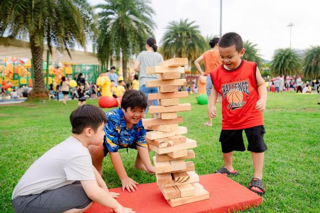 Khi con “có cả thành phố để lớn lên”, cha mẹ biết mình đã tìm được chốn an cư lý tưởng- Ảnh 2. Khi con “có cả thành phố để lớn lên”, cha mẹ biết mình đã tìm được chốn an cư lý tưởng- Ảnh 2.