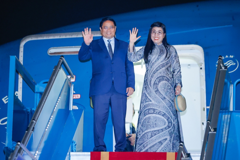 Thủ tướng lên đường bắt đầu chuyến công tác tại châu Âu- Ảnh 1. Thủ tướng lên đường bắt đầu chuyến công tác tại châu Âu- Ảnh 1.