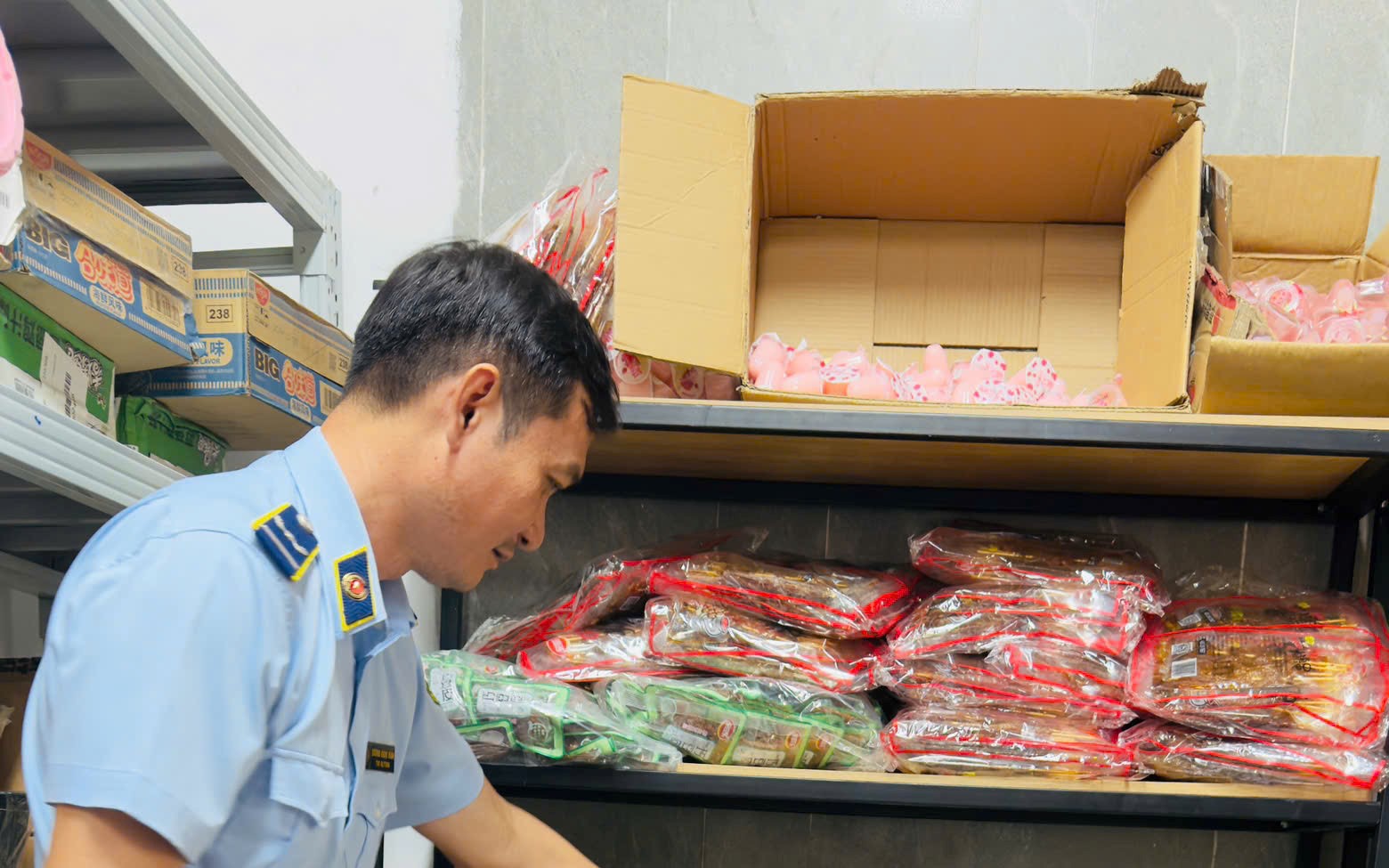 B&aacute;n đồ ăn vặt tr&ecirc;n mạng, người phụ nữ ở Th&aacute;i Nguy&ecirc;n thu gần 230 tỉ đồng chỉ trong 1 năm - Ảnh 3.