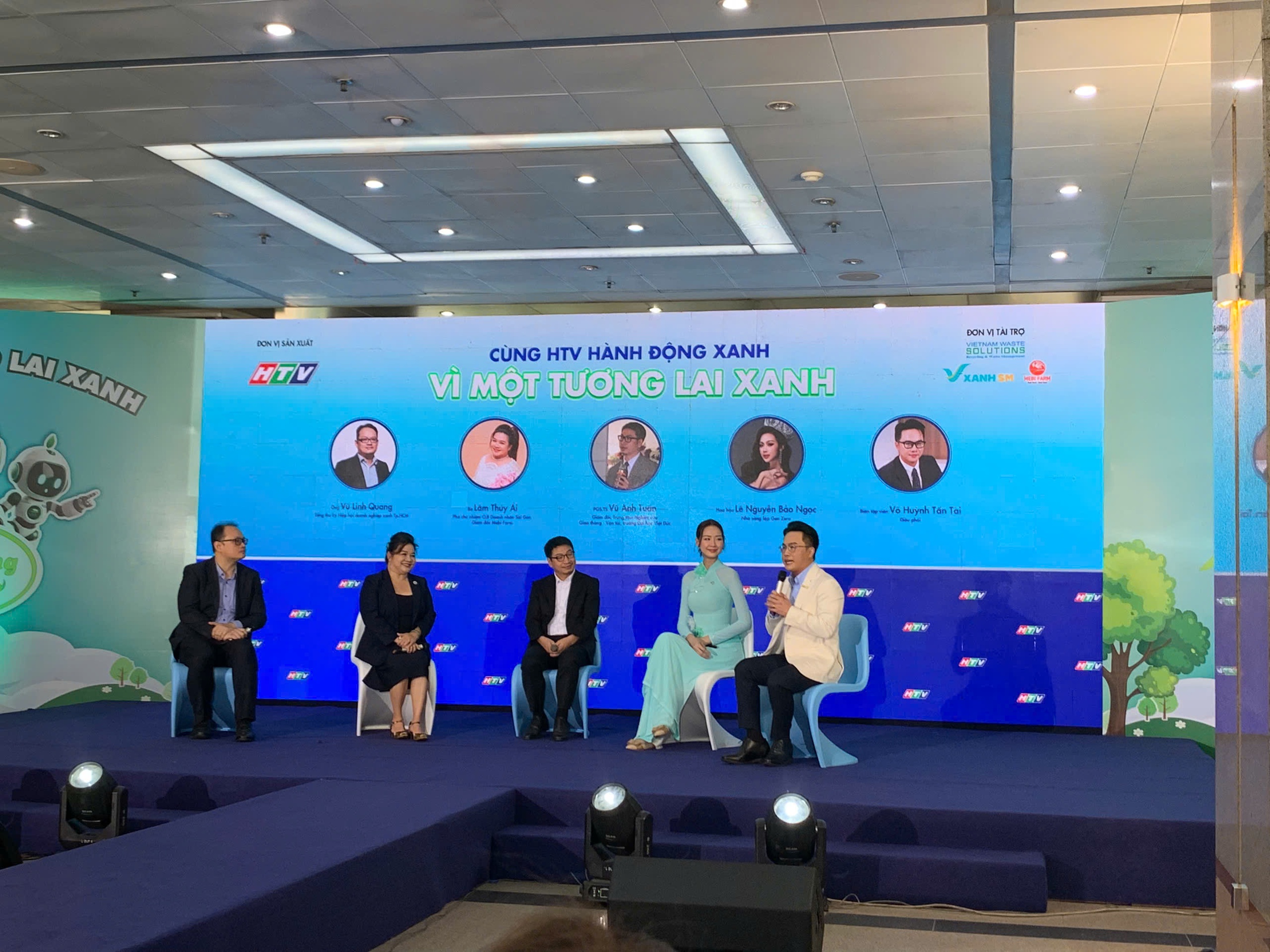 Đài truyền hình TP HCM tổng kết 5 năm chương trình “Cùng HTV hành động ...