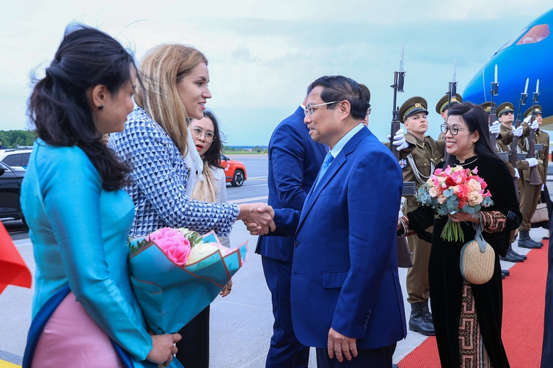 Thủ tướng Phạm Minh Chính đến Estonia, điểm đầu tiên trong chuyến công tác Châu Âu- Ảnh 2. Thủ tướng Phạm Minh Chính đến Estonia, điểm đầu tiên trong chuyến công tác Châu Âu - Ảnh 3.