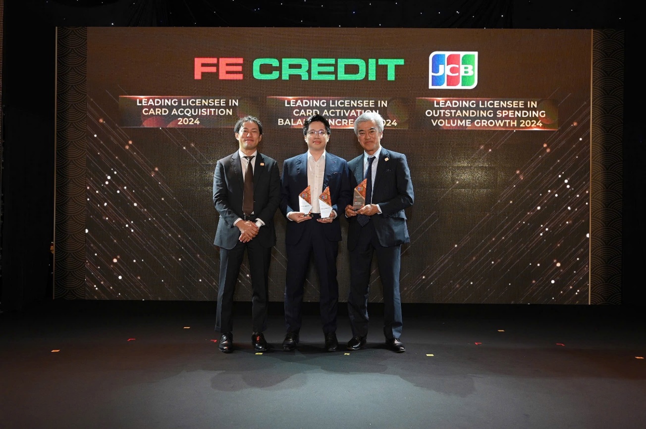 FE CREDIT lập cú hat-trick tại giải thưởng thẻ JCB- Ảnh 2. FE CREDIT lập cú hat-trick tại giải thưởng thẻ JCB- Ảnh 2.