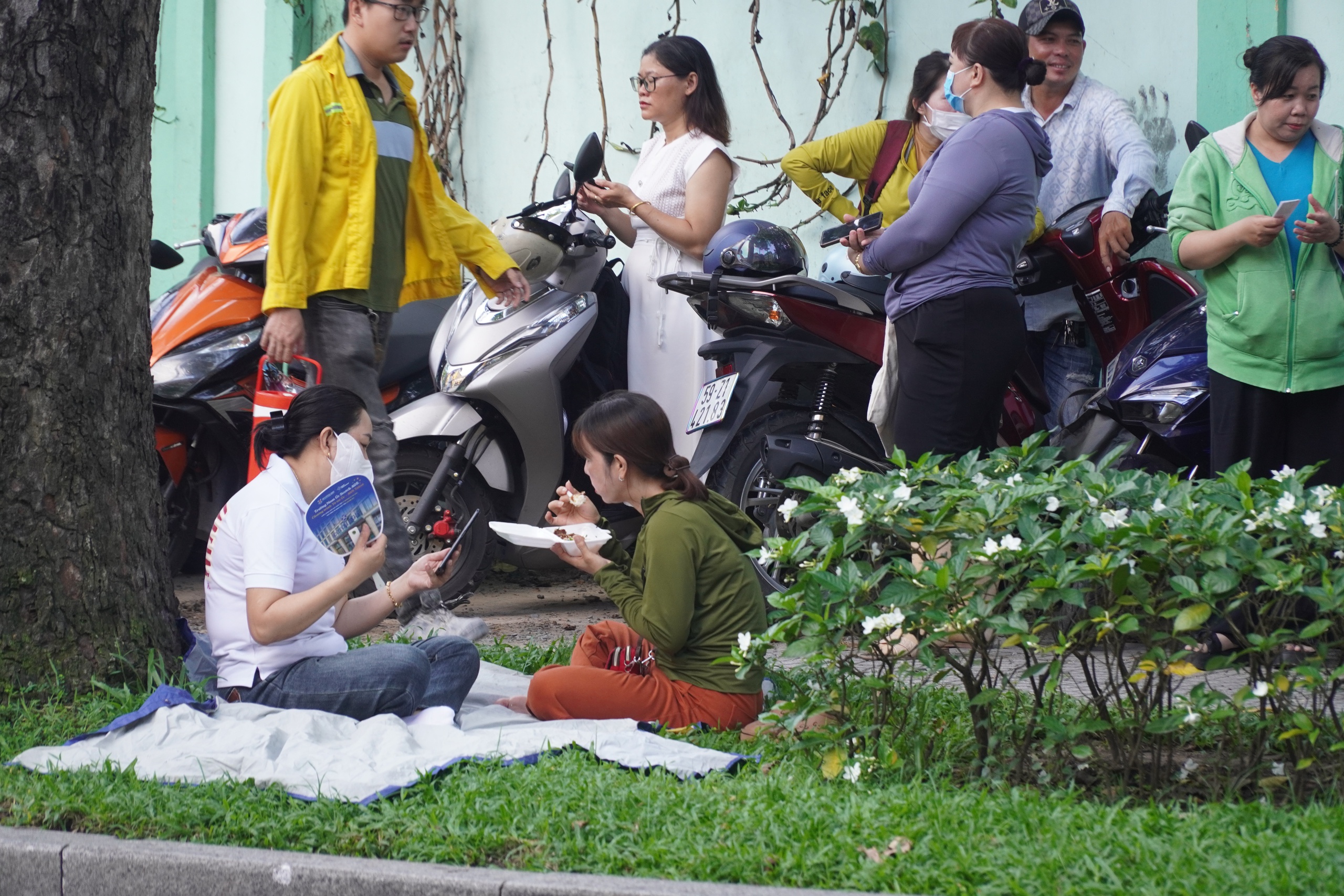 Những khoảnh khắc xúc động tại kỳ thi tuyển sinh lớp 10  - Ảnh 9.