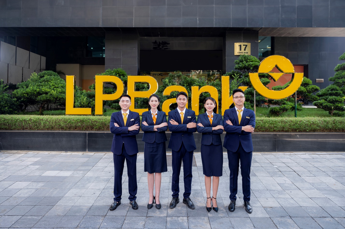 Chiều thứ sáu nghỉ sớm, lương theo năng lực: LPBank chuyển mình với mô hình hiệu quả- Ảnh 2. Chiều thứ sáu nghỉ sớm, lương theo năng lực: LPBank chuyển mình với mô hình hiệu quả- Ảnh 2.