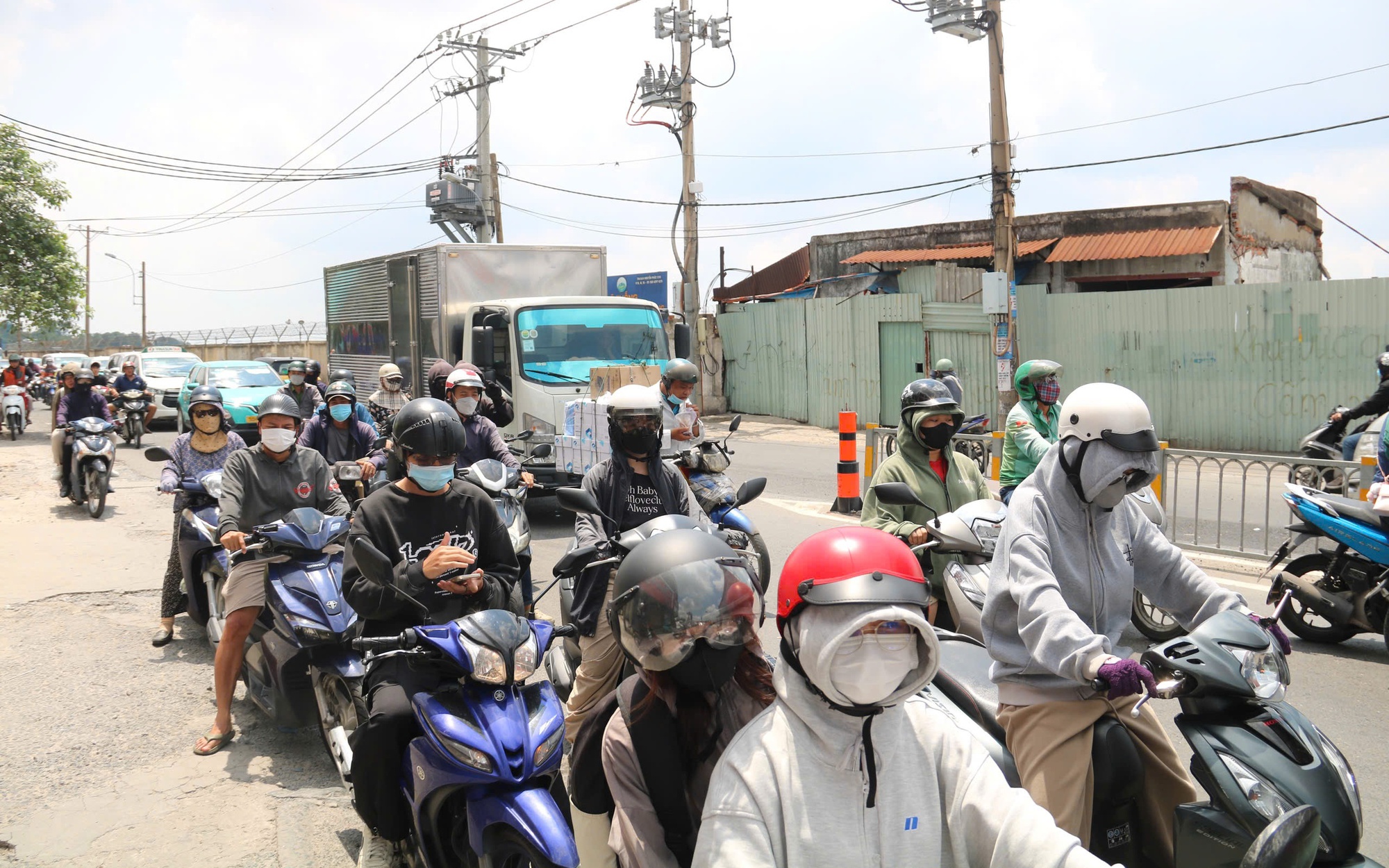 Kiểm định khí thải xe: Cần lộ trình phù hợp - Ảnh 1.