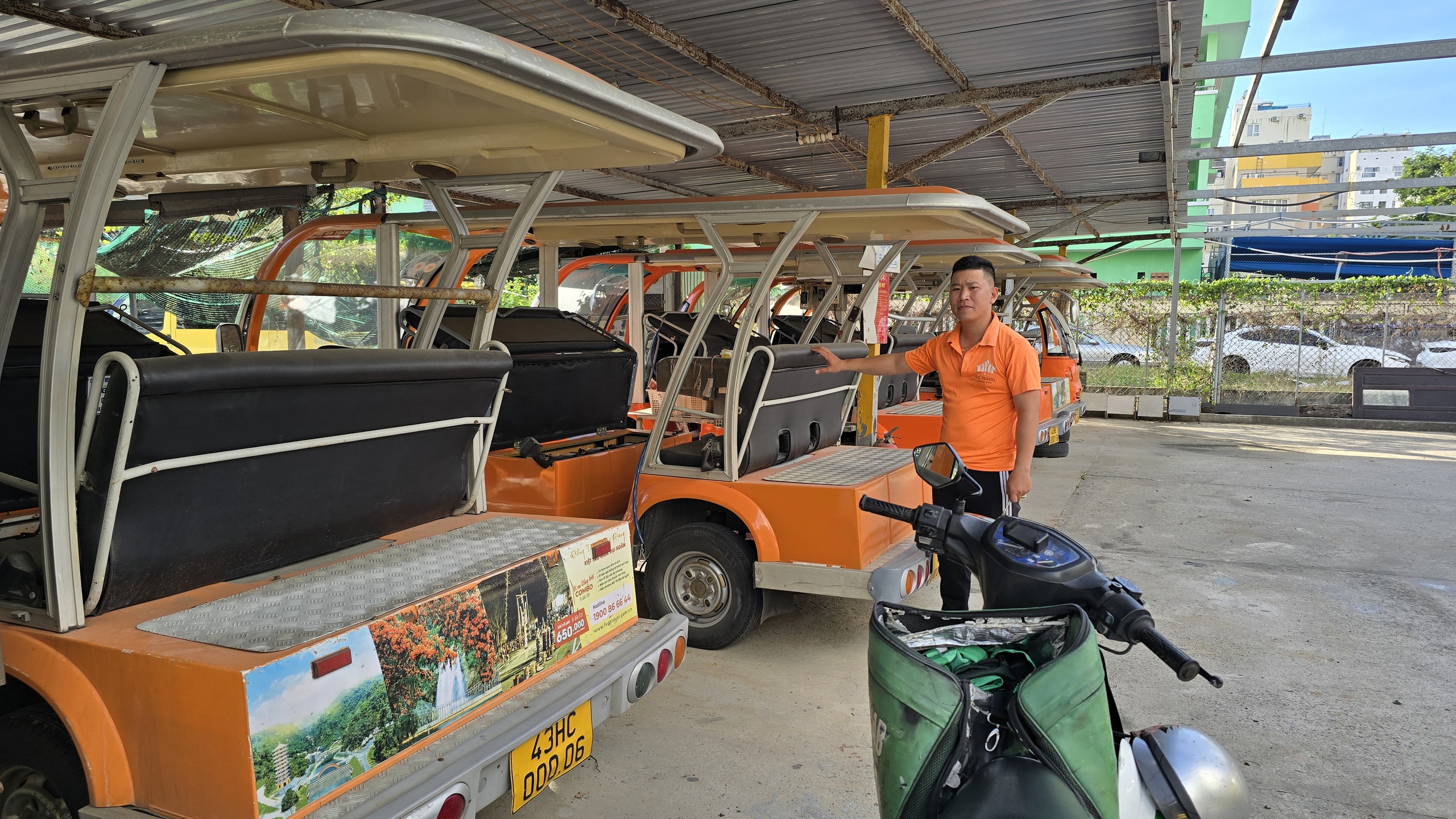 Mobil listrik wisata Da Nang meminta bantuan: Departemen Konstruksi Kota angkat bicara - Foto 2. Xe điện du lịch Đà Nẵng cầu cứu: Sở Xây dựng thành phố lên tiếng- Ảnh 2.