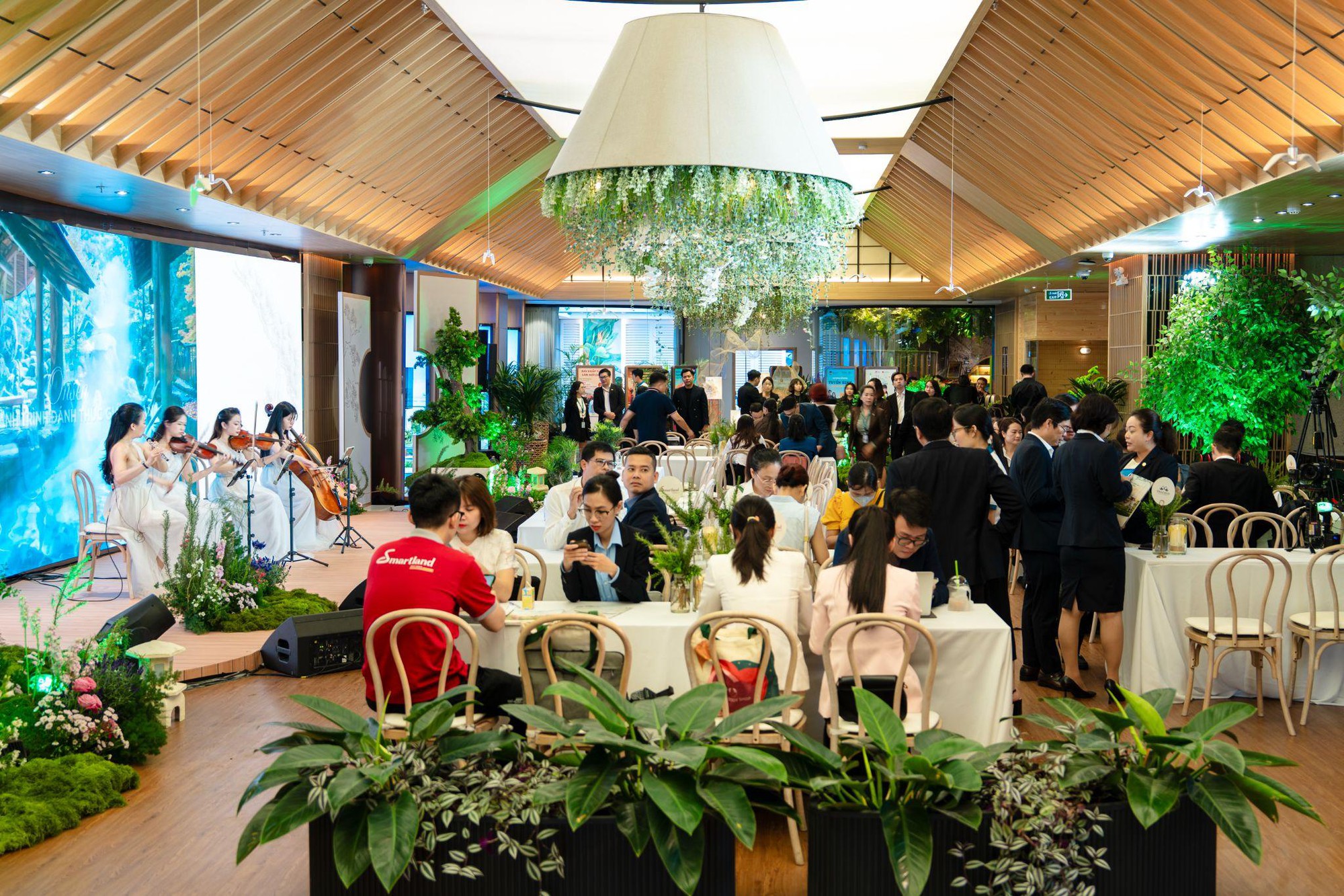 Essensia Parkway: 100% giỏ hàng được săn đón trong vài giờ, đánh dấu hợp tác cùng WorldHotels™ - Ảnh 1. Essensia Parkway: 100% giỏ hàng được săn đón trong vài giờ, đánh dấu hợp tác cùng WorldHotels™ - Ảnh 1.