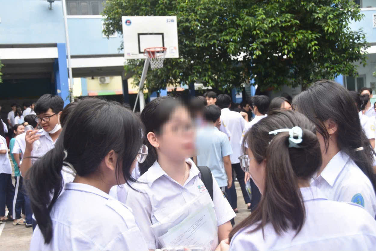 Kết thúc bài tin môn toán, nhiều thí sinh bật khóc - Ảnh 5.